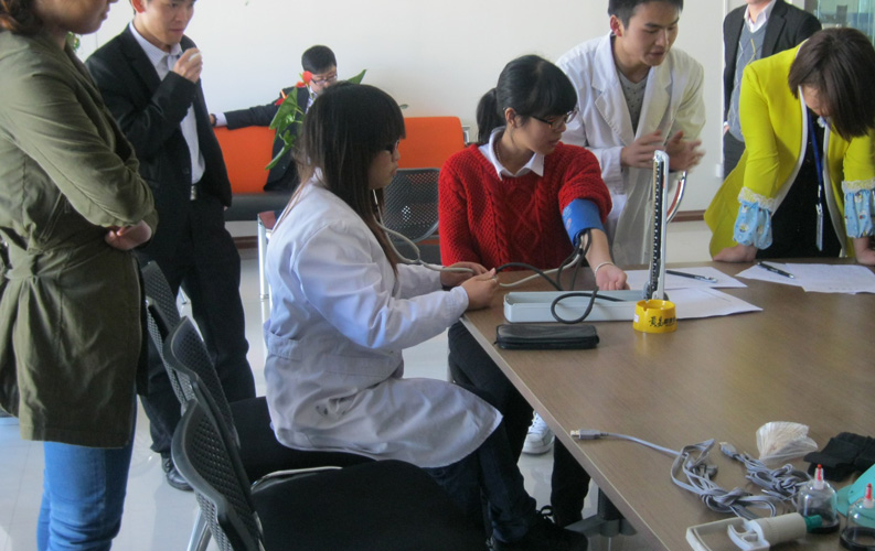 2012年11月20日，天度集團(tuán)與廣州中醫(yī)學(xué)院合作，為員工進(jìn)行健康教育、健康普查和中醫(yī)理療活動(dòng)，活動(dòng)為期4天，在活動(dòng)期間，為員工進(jìn)行健康檢查、常見病的咨詢及檢測、常見病（頸椎病、肩周炎、關(guān)節(jié)炎、腰腿痛、椎間盤突出癥、失眠、便秘、高血壓、糖尿病、咽炎、胃病、前列腺炎、婦科疾病、靜脈曲張、肥胖等疾病）的針灸理療、拔罐、足療等服務(wù)