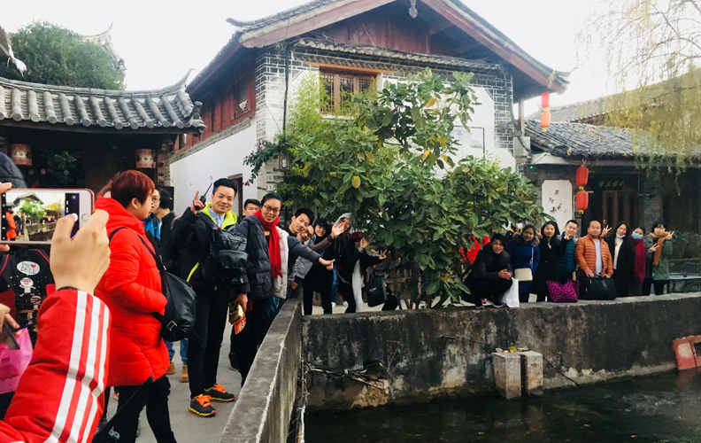 劃船完后返回客棧吃飯，結(jié)束今天歡愉又略帶刺激的行程。